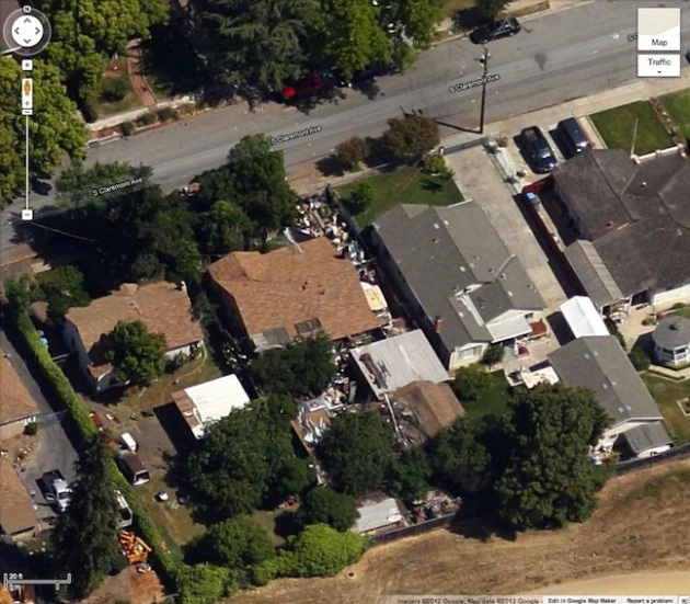 hoarder_house_1