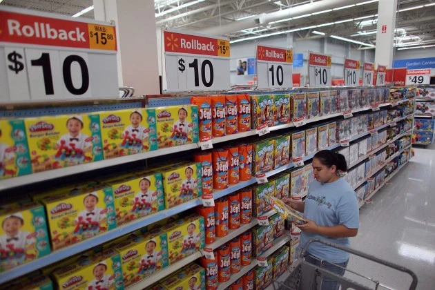 In Weak Economy, Wal-Mart Expands $10-Toy Promotion For Holiday Season wal mart