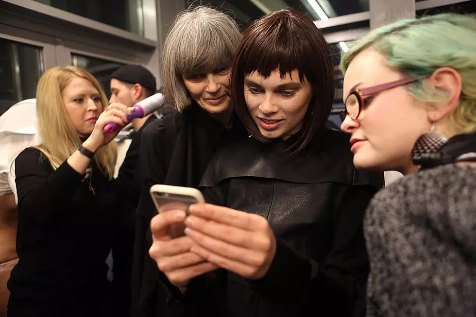 Non-Forward Thinking People in 1999 Say ‘No Way’ to Cell Phones